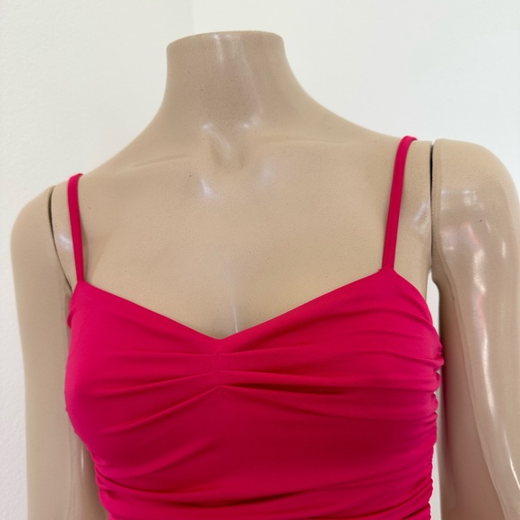 Check the video top skirt set used - Picture 5 of 7